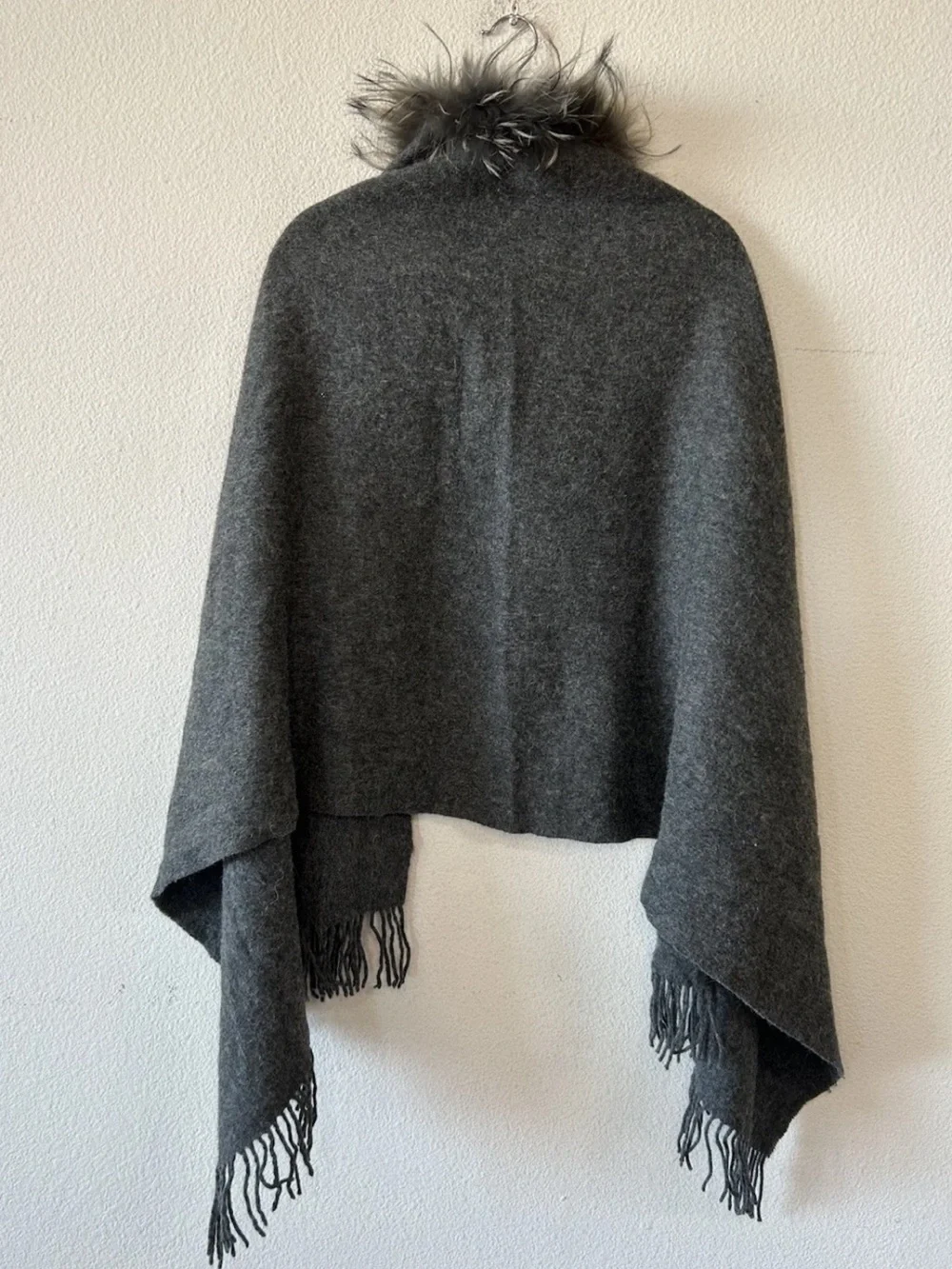 Vintage Gray Wool Ruana Shawl Cape Fox Fur Trim Collar Fringe Wrap OS Luxury